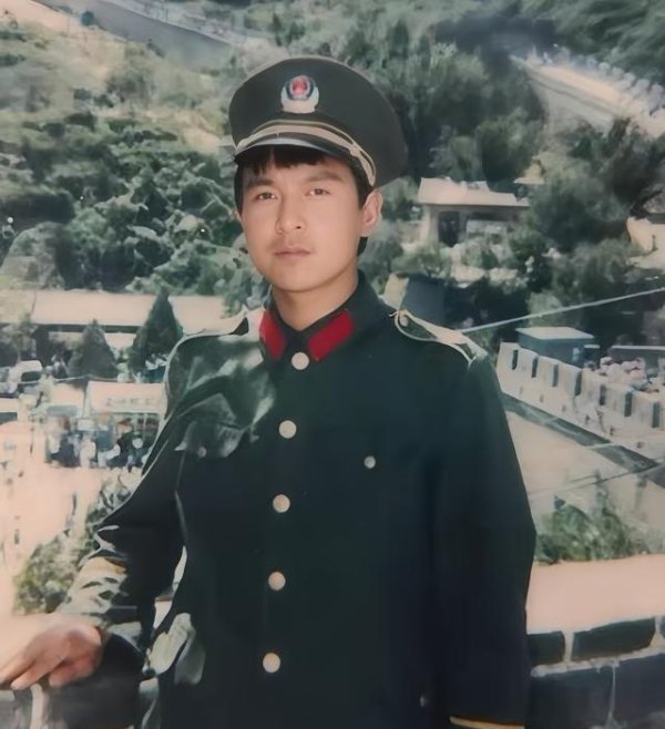 尊龙凯时体育在防守所成了别称武警战士-尊龙凯时人生就是博·(中国大陆)官方网站